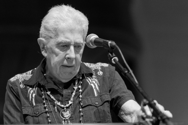 Preminuo "otac britanskog bluza" i jedan od najvećih muzičara na svetu: Odlazak Džona Mejela (FOTO)