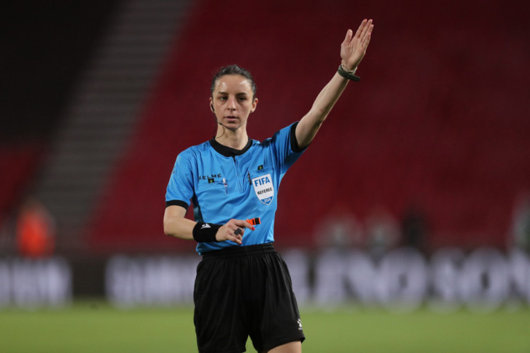 Početak Olimpijskih igara iz snova: Srpkinja asistira sudiji koji je delio pravdu u finalu Evropskog prvenstva!