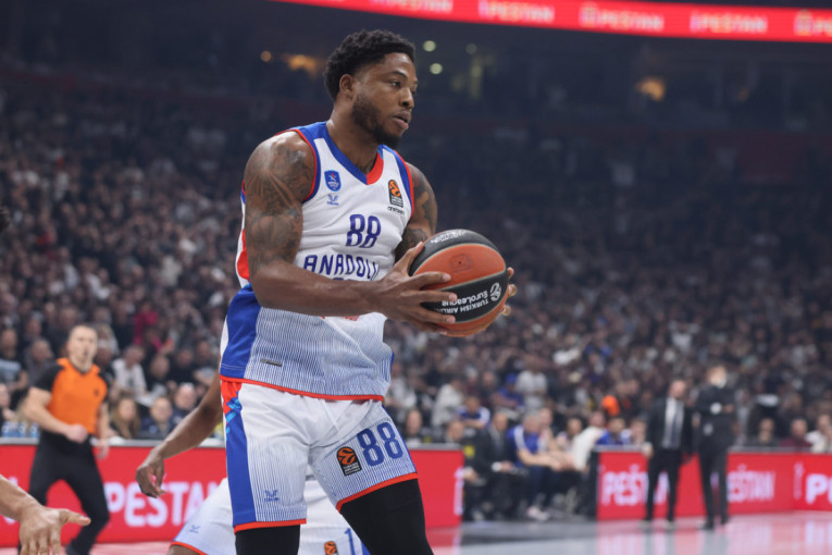 Dileme više nema: Tajrik Džons je novi centar Partizana! (FOTO)