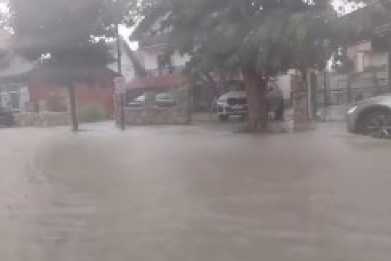 Vanredna situacija zbog oluje: Arilje poplavljeno, Vrnjačka Banja i okolina bez struje (VIDEO)
