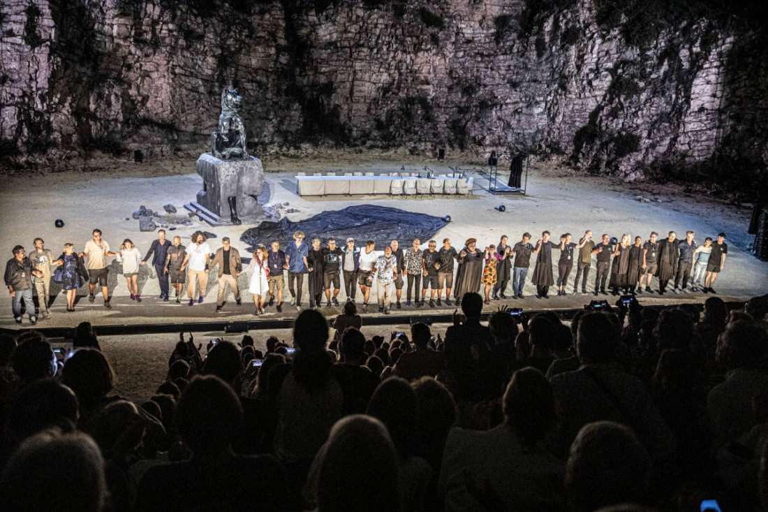 Čuveno francusko pozorište Komedi fransez prvi put u Srbiji: Predstava inspirisana jezivom istinitom pričom (FOTO)