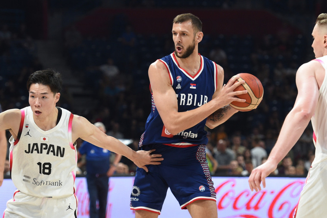 Kratkoročni ugovor za iskusnog Amerikanca: Da li je on idealna zamena za Džoela Bolomboja? (FOTO)