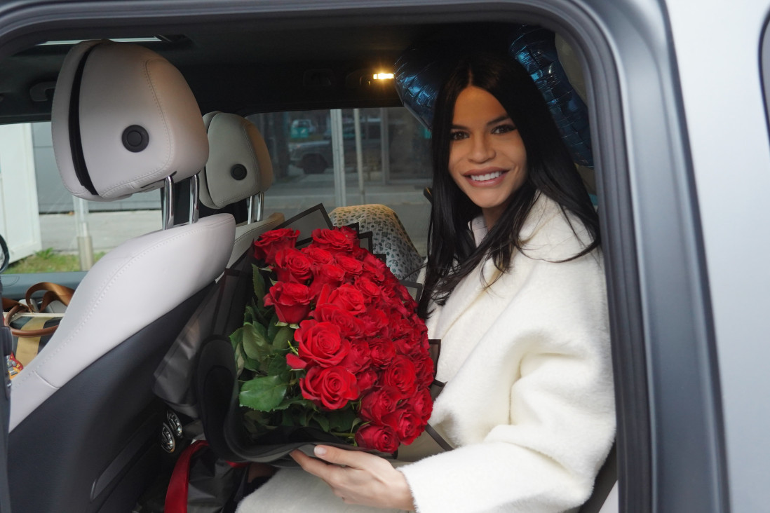 Srpska manekenka pokazala kako izgleda nakon operacija kojima je vratila prirodan izgled! Sama na odmoru: Nema muža, nema dece