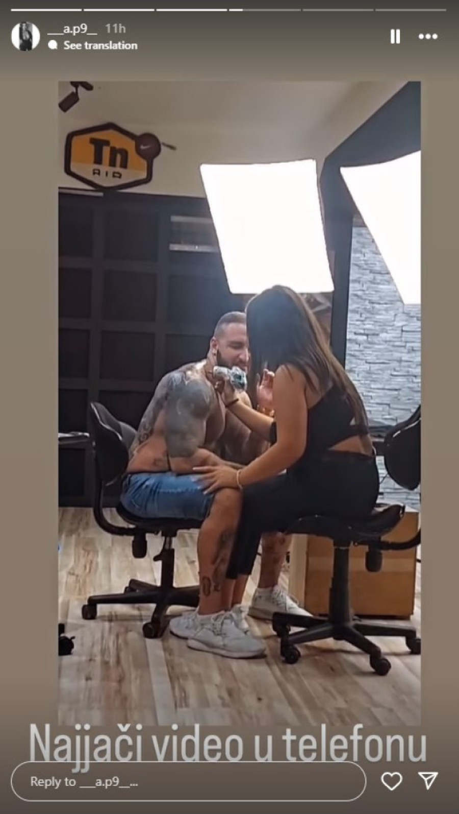 Vuk Mob ima povoda za slavlje, javno se obratio svojoj devojci: Devet meseci!