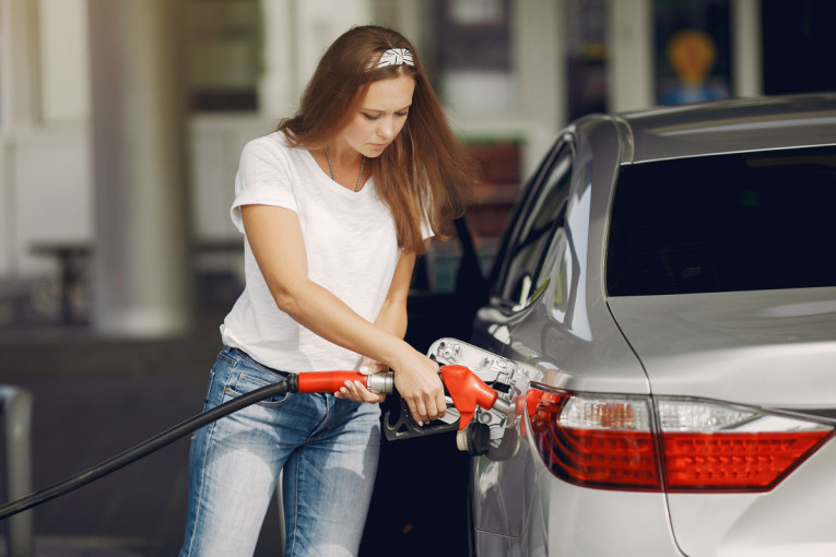 Pazite na "prvi klik": Točenje goriva baš do čepa može da ugrozi i vas i automobil