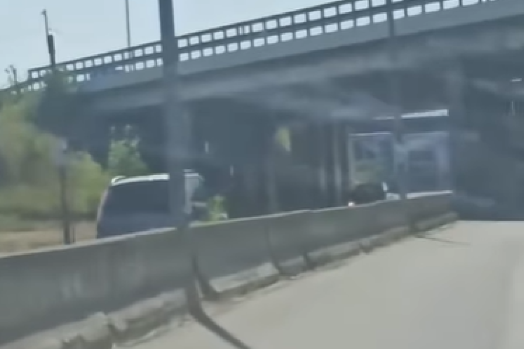 "Smrt na 4 točka" snimljena na auto-putu kod Niša: Ušao kolima u kontra smer, pukom srećom izbegnuta tragedija