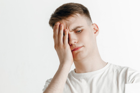 Opasna mala pošast: Klepanje muve ga skupo koštalo - jedne očne jabučice