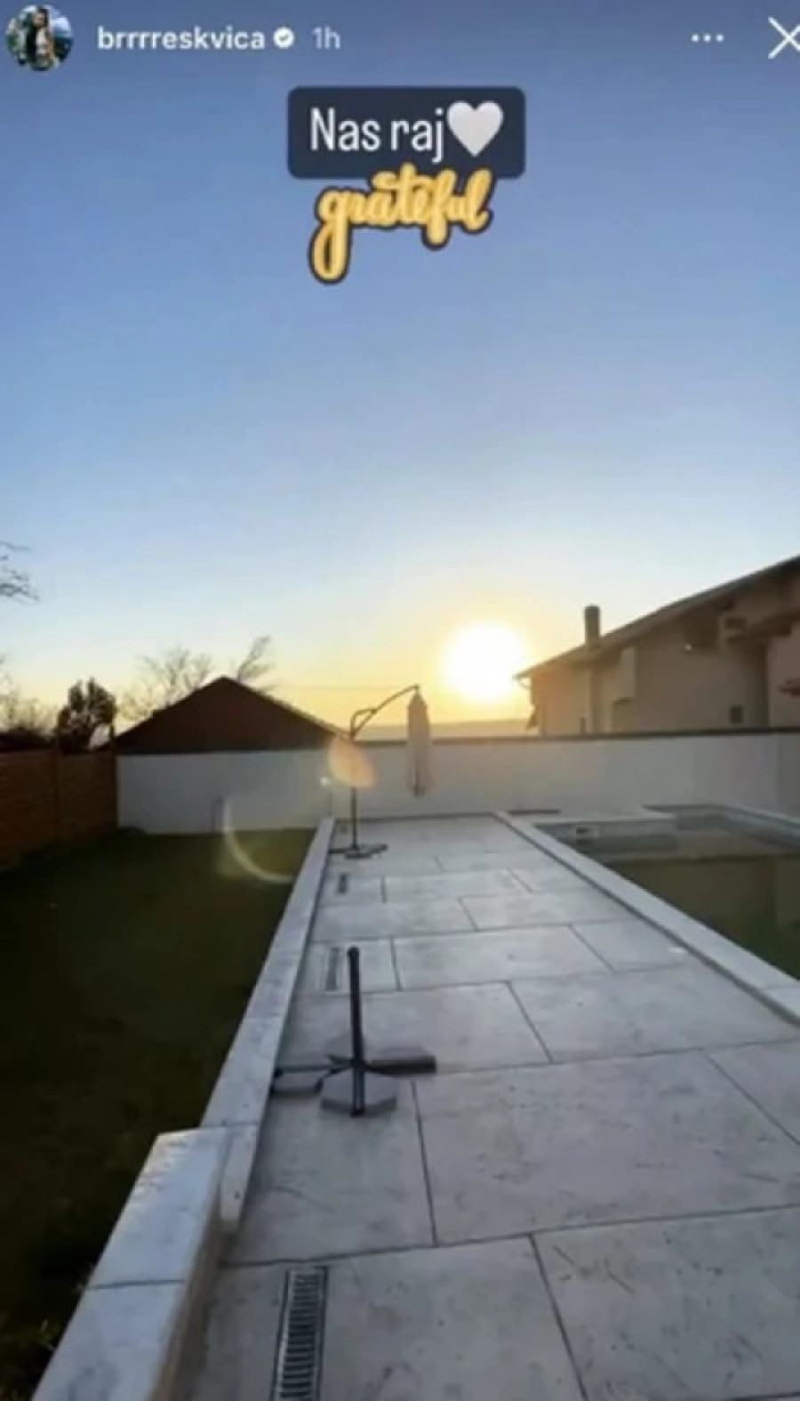 "Naš raj" Breskvica pokazala raskošnu vilu u kojoj živi s dečkom policajcem, bazen na krovu i pogled od kog zastaje dah