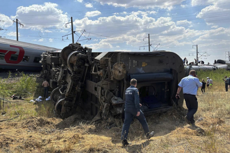 Među njima i osmoro dece! Više od 20 povređeno posle sudara voza i kamiona u Rusiji, sumnja se šta je dovelo do nesreće (VIDEO)