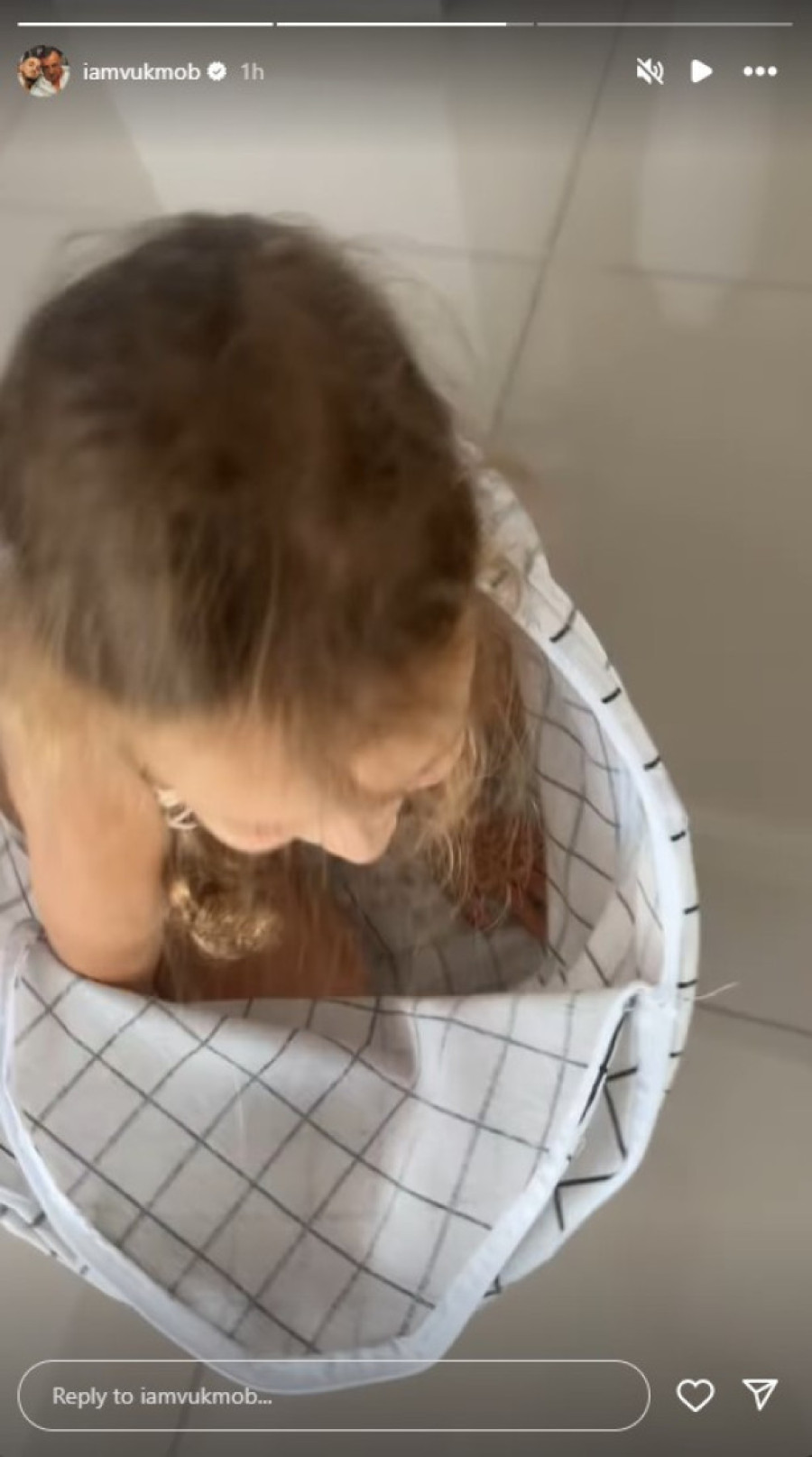 Vuk Mob pokazao kako provodi vreme s ćerkom: Reper načisto podetinjio, ovako uživa sa svojom naslednicom