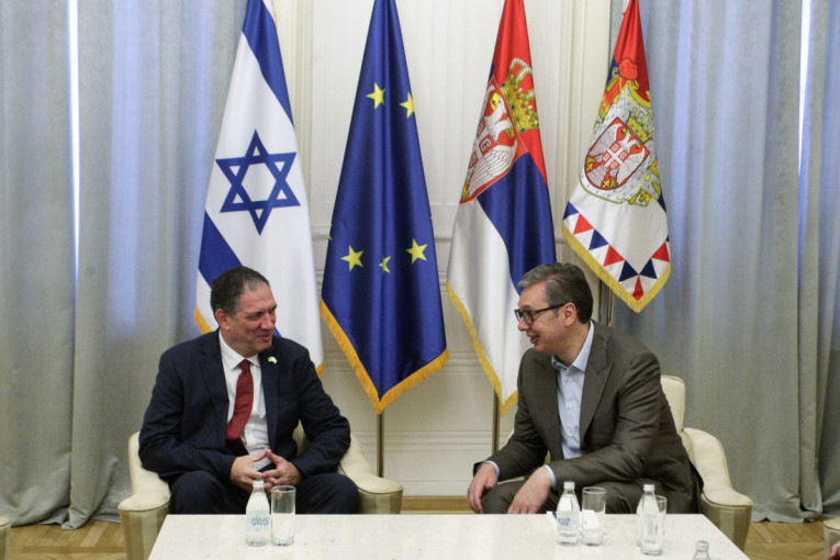 Vučić sa ambasadorom Vilanom: Sve države da ulože napore za postizanje održivog mira (FOTO)