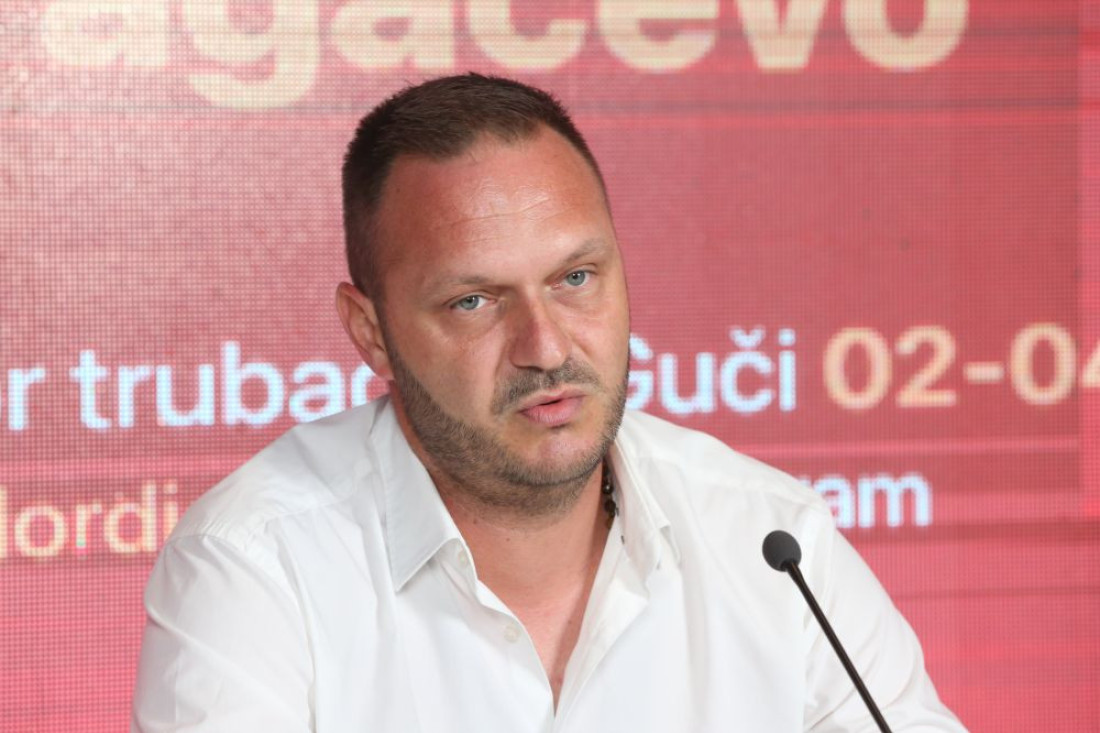 "Mešam malter!" Dejan Petrović pored muzike ima još jedan posao: Te poslove sam radio i ranije!