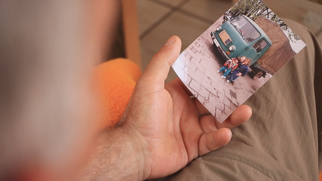 Spakovali ceo život na "tamić" i napustili svoj dom: Ovako skoro tri decenije posle "Oluje" izgleda život Rade i Jova (FOTO)