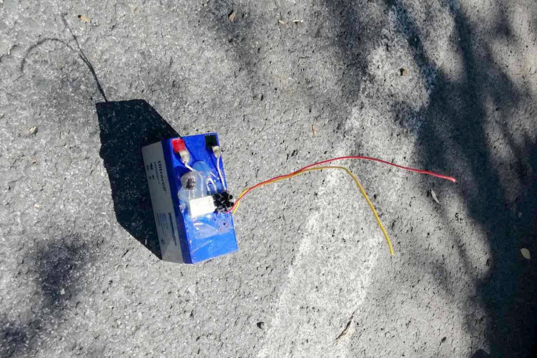 Ovo je eksplozivna naprava za likvidaciju: Otkrivena u Ubu, postavljena na ulazu u dvorište! (FOTO/VIDEO)