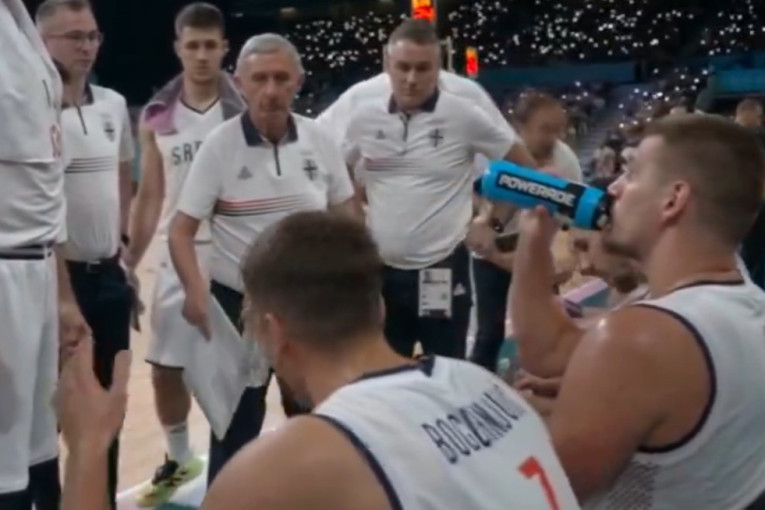 Bogdanović nervozan, Pešić ga pita "šta ti je bre?": Pogledajte raspravu na klupi Srbije (VIDEO)
