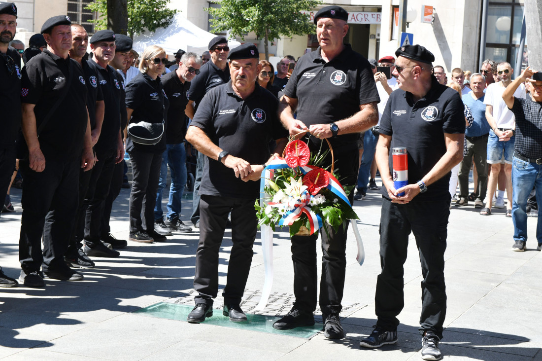 "Za dom spremni" i danas odjekuje Kninom: Hrvati slave pogrom Srba ustaškim pokličem (FOTO)