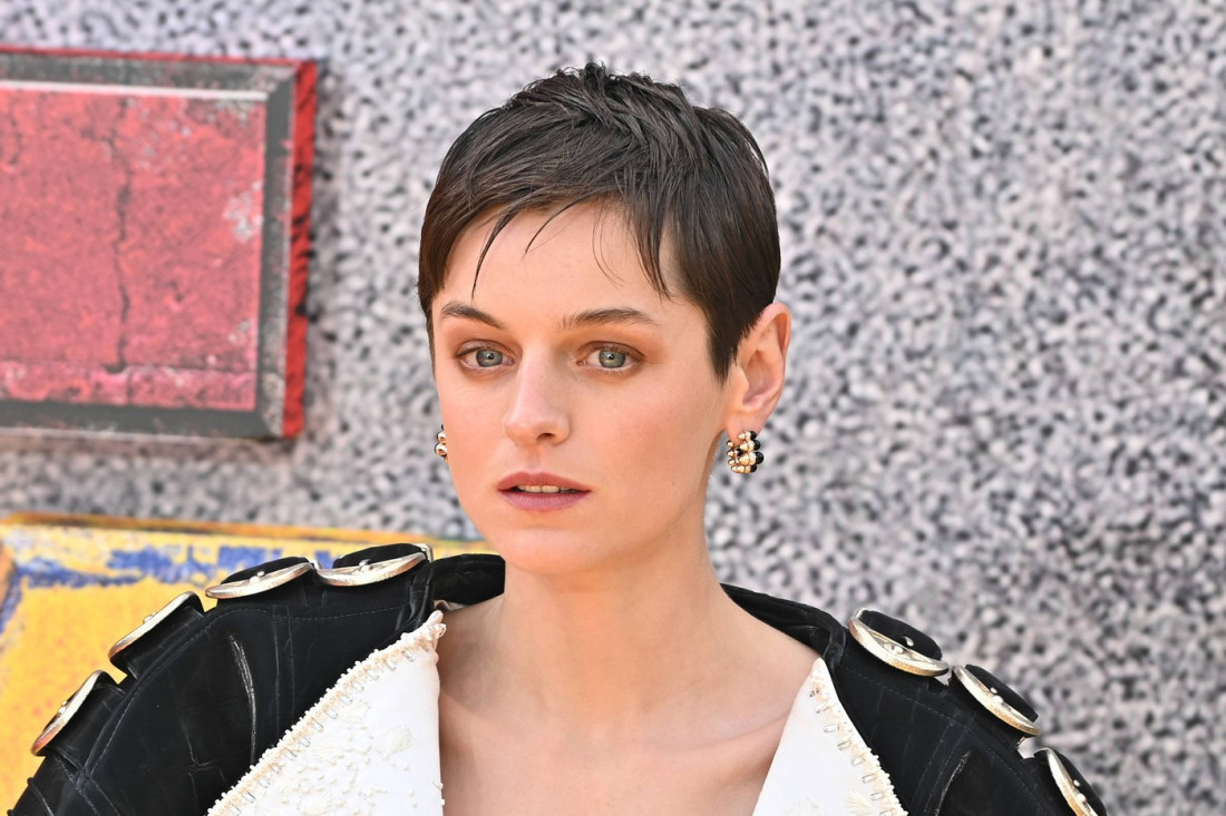 Poznato ko igra glavne uloge u Netfliksovoj adaptaciji  "Gordost i predrasuda": Glavne glumice iz serije "Kruna" (FOTO)