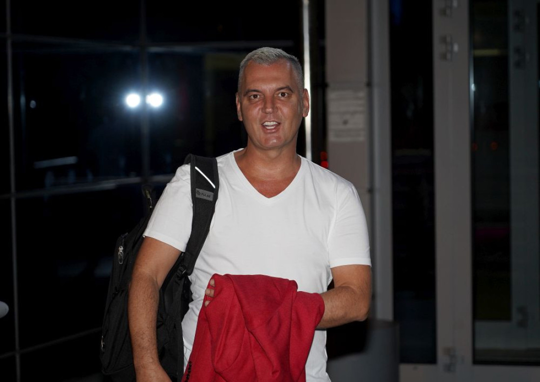 "Ti samo po kafanama, a majka ti umire!" Voditelj dobija jezive pretnje smrću!