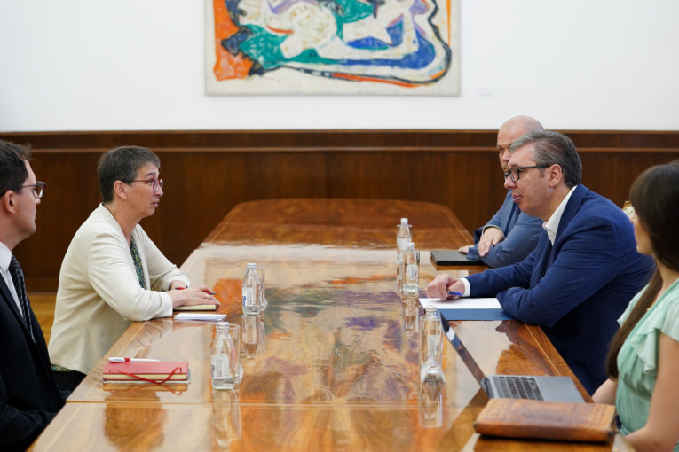Sastanak Vučića sa ambasadorkom Nemačke: Ponovio sam da jednostrani potezi Prištine vode do bespotrebne i opasne eskalacije tenzija (FOTO)