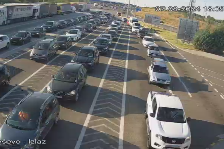 Špic letnje sezone! Evo kakva je situacija na graničnim prelazima