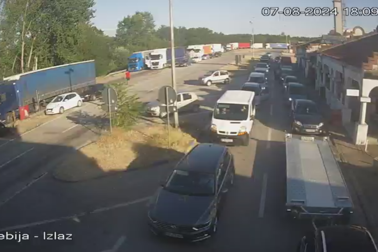 Špic letnje sezone! Evo kakva je situacija na graničnim prelazima