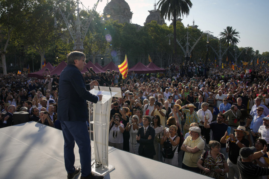 Bili su simbol moći, a sad ih svi gledaju ispod oka: Kako je Karles Pudždemon osramotio policiju Katalonije