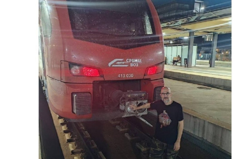 "Soko je stao"! Ultradesničari podržali opoziciju, hvale se blokadom pruga (FOTO)