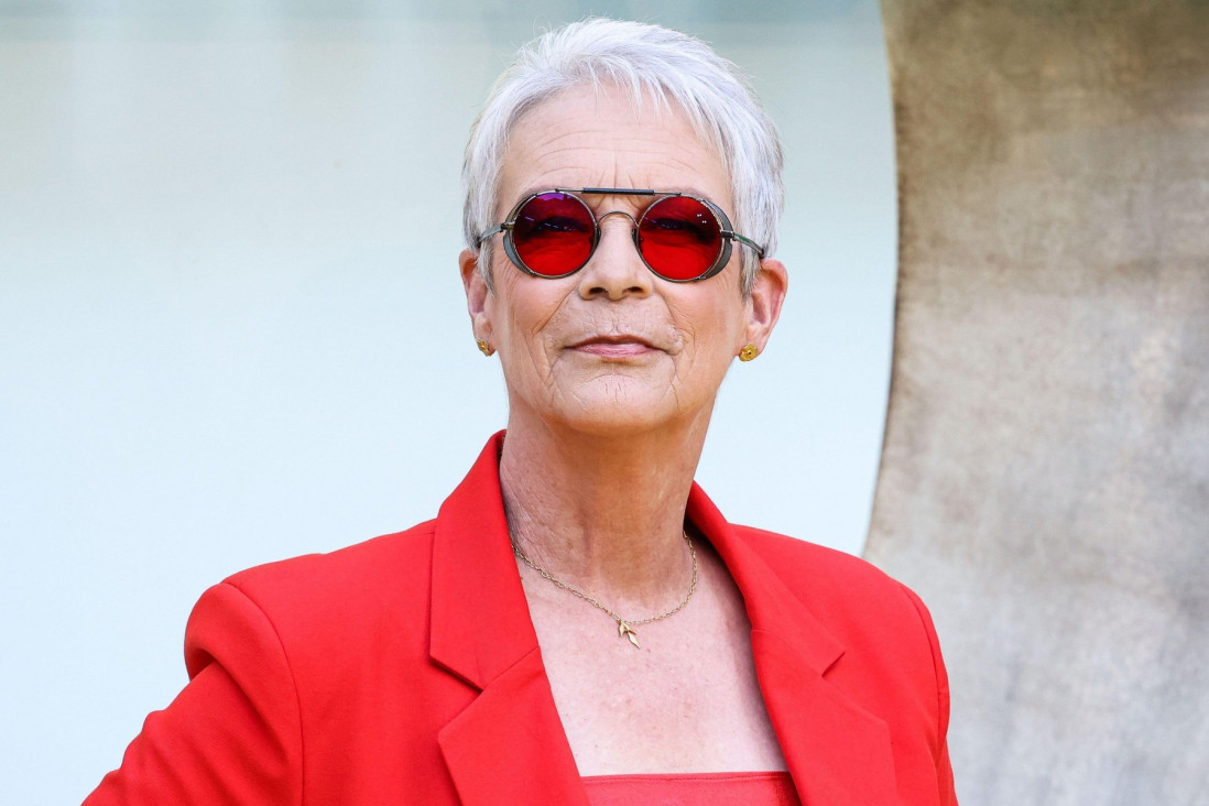 Džejmi Li Kertis uručen počasni doktorat: "Po svim pravilima ne bi trebalo da budem ovde" (FOTO)