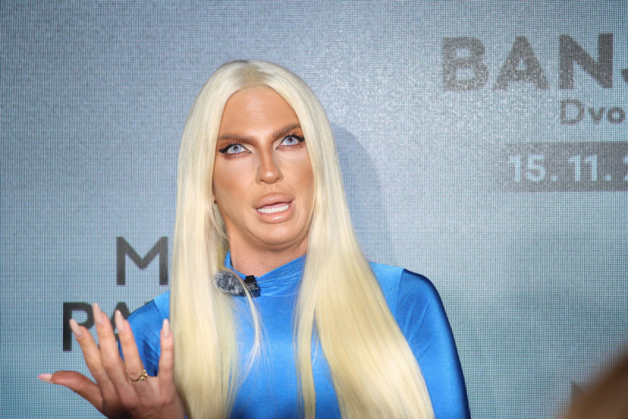 Humanost na delu! Jelena Karleuša uplatila novac za lečenje malog Luke, dečak odlazi u Tursku