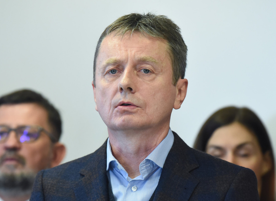 Uličarski rečnik bivšeg funkcionera FSS! Šurbatović brutalno vređao Vučića, ekspresno dobio odgovor!