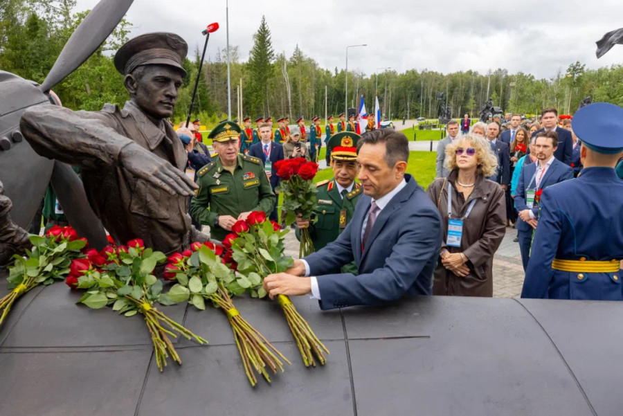 Vulin: "Srbi i Rusi su se sami izborili za slobodu u Drugom svetskom ratu, slobodu su doneli i drugim narodima"