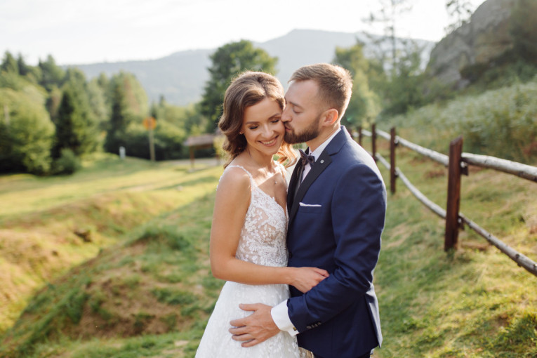 Niko više neće šatru i bacanje sita: Svadbe nisu kao pre, sve je manje zvanica, a lokacija je presudna