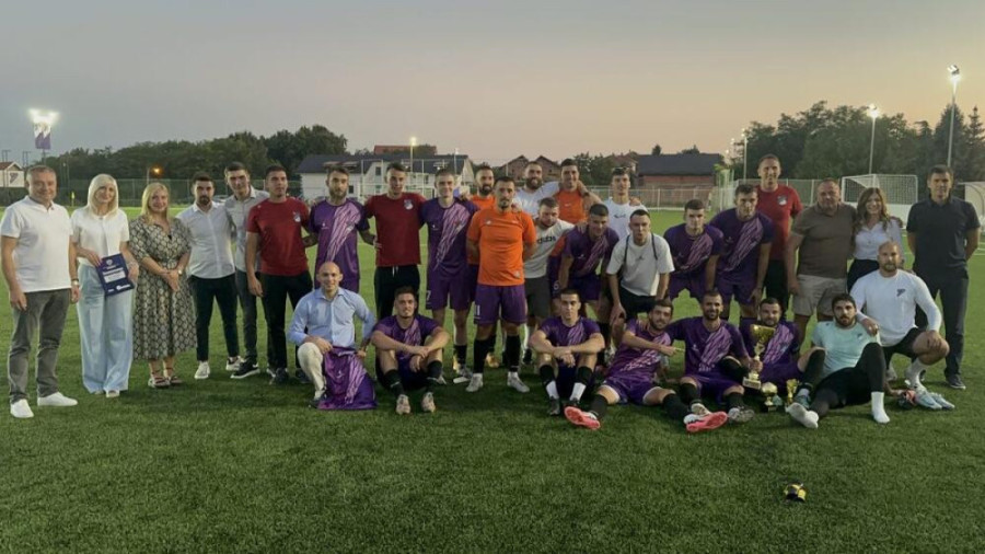 FK "Torlak" pobednik turnira u fudbalu "Trofej Voždovca": Predsednica opštine uručila pehar