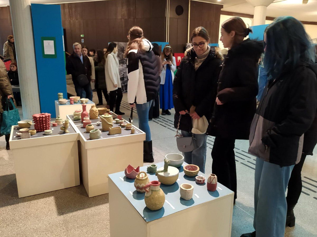 Besplatne radionice za srednjoškolce u Muzeju afričke umetnosti: Rad sa dve slikarske tehnike