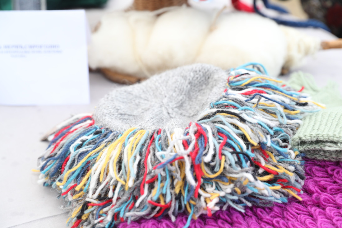 Baka Mira je legendarna pletilja iz Sirogojna: Pletem 55 godina svaki dan! Mogu da ispletem šta hoćeš! (FOTO/VIDEO)