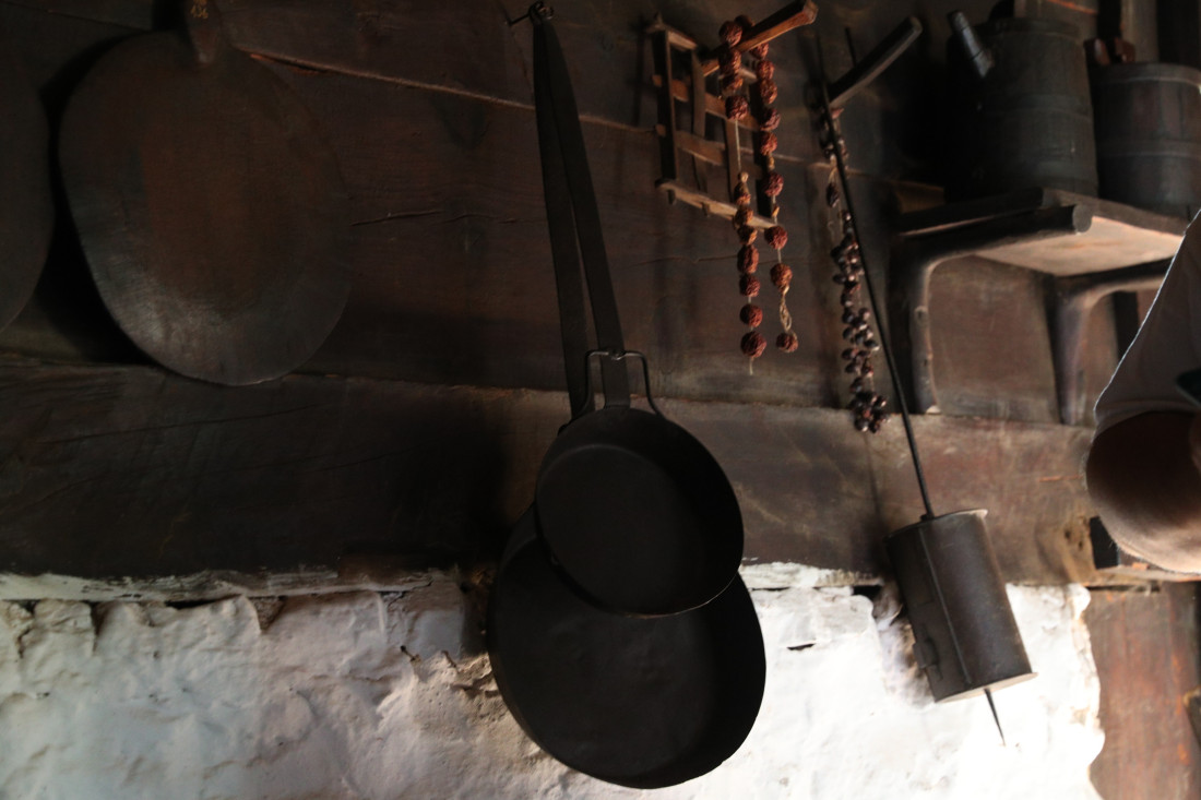 Baka Borku smo našli u kući staroj 142 godine: Bez struje i vode odgajila sam troje dece! Pogledajte kako se nekada živelo (FOTO)