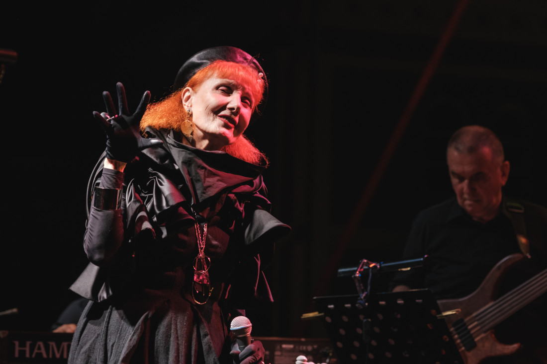 U vreloj avgustovskoj noći  uz munje i gromove Josipa Lisac nastupila u Beogradu: I dalje je ista "Boginja" (FOTO/VIDEO)