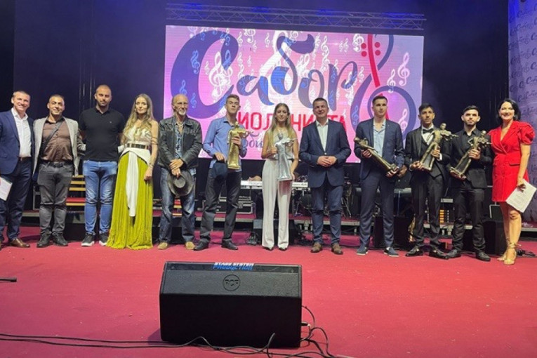 On je oduvao svu konkurenciju sa svojim gudalom: Ognjen Babić osvojio prvo mesto na Saboru violinista u Pranjanima (FOTO)