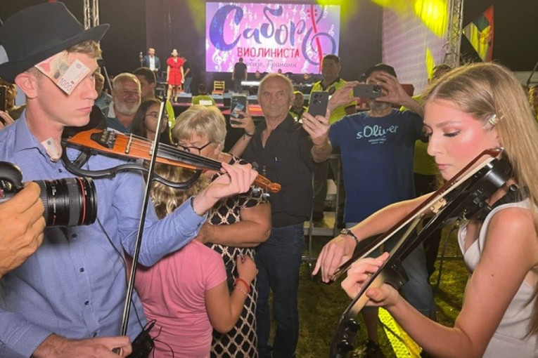 On je oduvao svu konkurenciju sa svojim gudalom: Ognjen Babić osvojio prvo mesto na Saboru violinista u Pranjanima (FOTO)