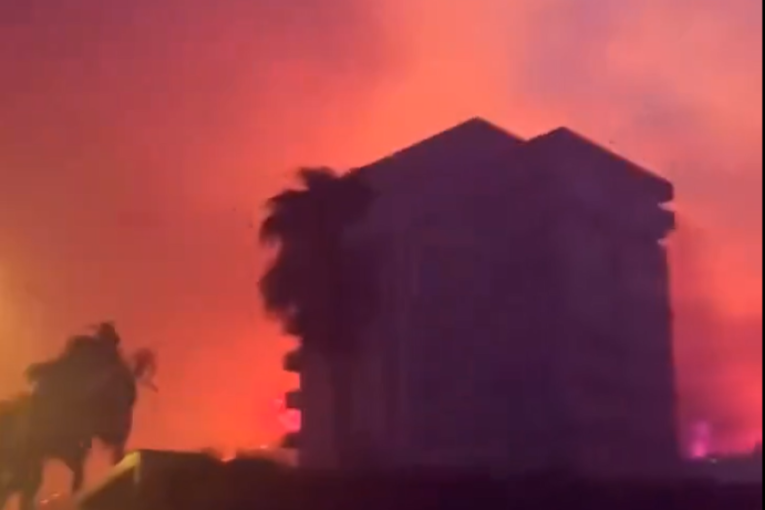 Pakleni požari paralisali Tursku: Planuli na 72 mesta za jedan dan, šire se dramatični snimci, svi se bore protiv narandžastog diva (VIDEO)