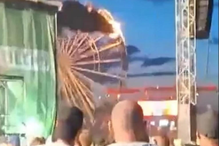 Stravična scena u Nemačkoj! Zapalio se panoramski točak, desetine povređene (VIDEO)