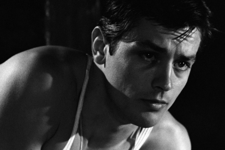 Alen Delon dva puta posetio Beograd: Uživao je u izlascima, alkoholu, cigaretama i ženama, a jedno mesto je posebno voleo (FOTO)