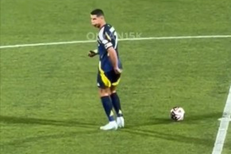 Sramno ponašanje Ronalda zaprepastilo planetu: Srbi ga uništili na terenu, a on imitirao vršenje velike nužde (VIDEO)