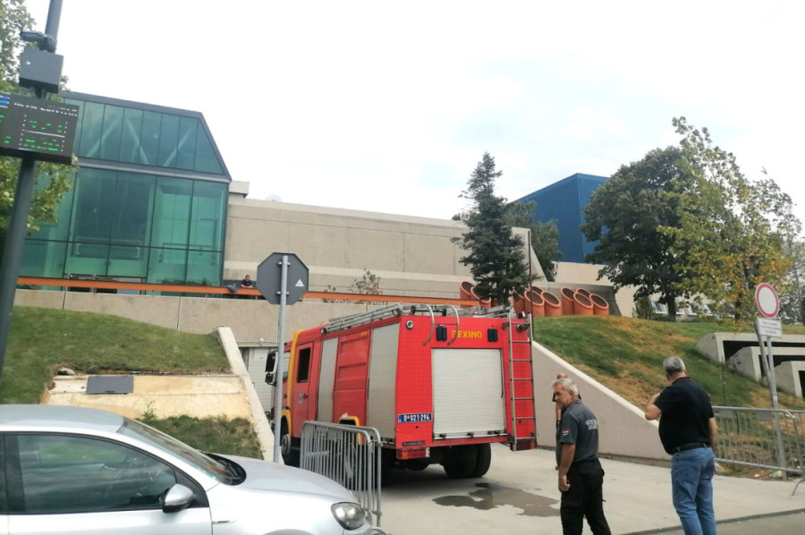 Požar u sali za ručavanje u Sava Centru: Vatrogasci hitno upućeni na lice mesta (FOTO/VIDEO)