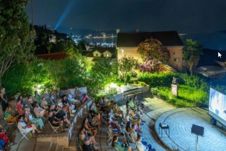 Film "Bežično" posvećen Nikoli Tesli prikazan u Herceg Novom: Do sada neispričana priča o životu najvećeg srpskog naučnika!