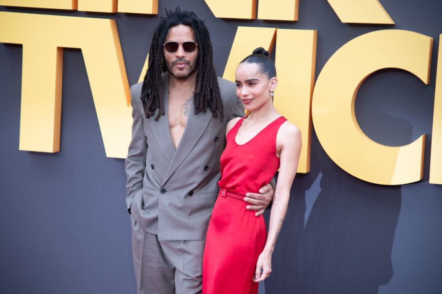 Zoe Kravic prošetala dva najbolja frajera na premijeri: Tata Leni pokazao mišiće sa 60, a Tejtum seksi kao i obično