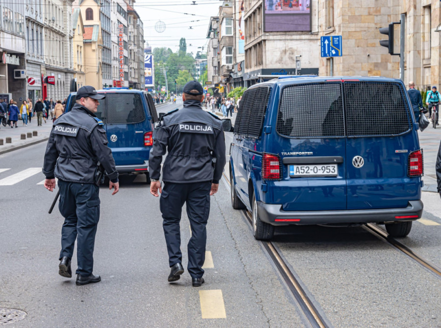 Drama na Jadranu! Planuo katamaran, gust dim prekrio obalu, vatrogasci hitno intervenisali