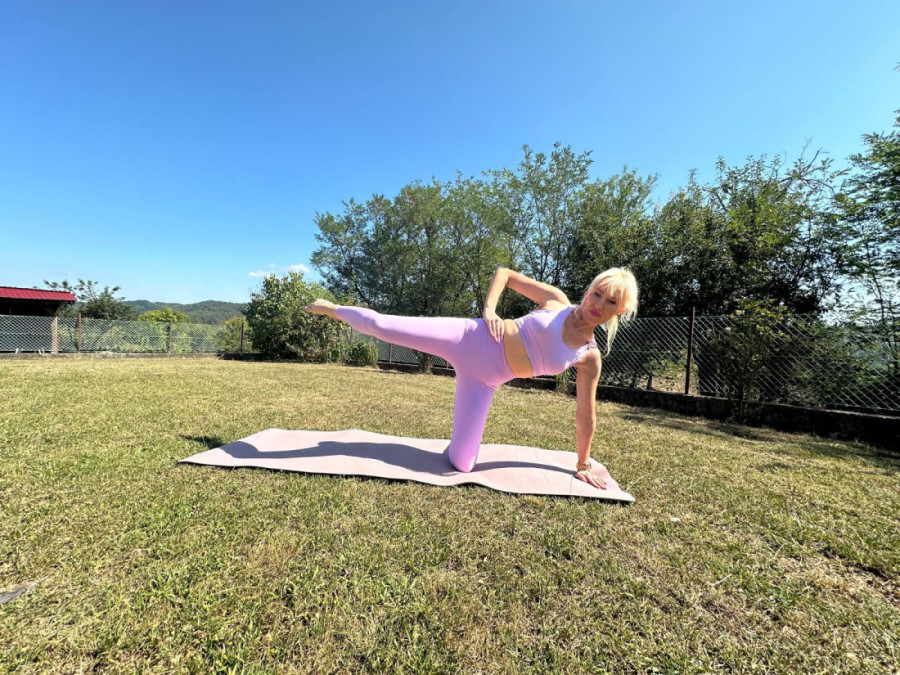 Jelena ruši predrasude da je život samo u Beogradu: Za njen rad na selu potreban je samo dobar internet i eto posla (FOTO)