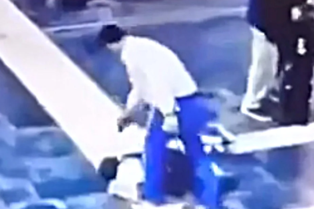 Stravična egzekucija na centralnoj železničkoj stanici u Frankfurtu! Muškarac ubio čoveka pred putnicima, stao, pa ga "overio" (VIDEO)