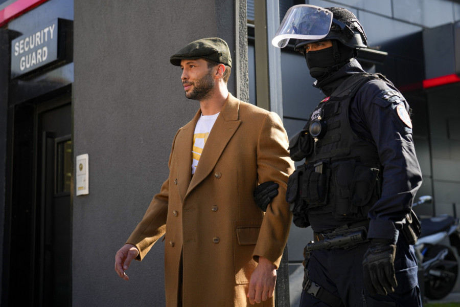 Isplivala prepiska braće Tejt: Devojke nazivali jagnjićima, terali ih da rade po 45 sati nedeljno, kažnjavali ih "silovanjem"